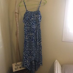 A strapless blue print dress
